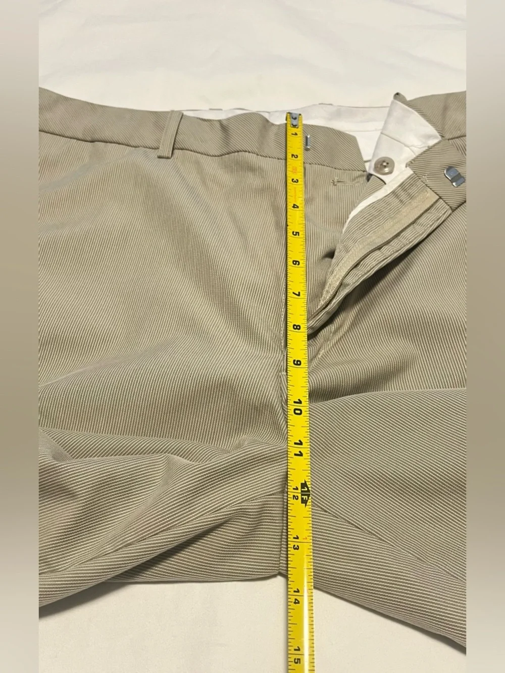 Walter Hagen Men”s Tan  & White Pinstripe Flat-Front Golf Shorts Size 40 - Picture 7 of 12